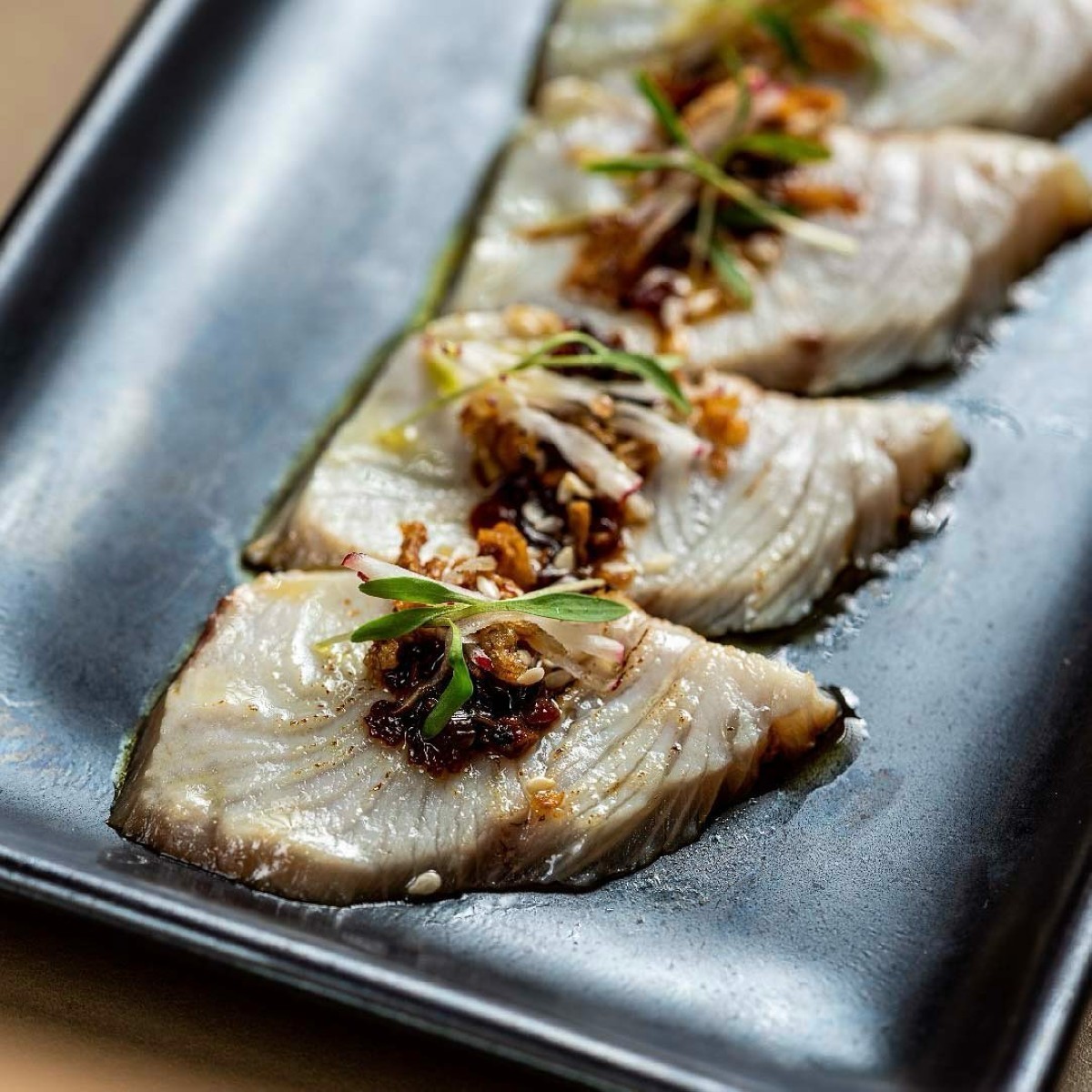  ساشيمي سمك الذيل الأصفر الياباني