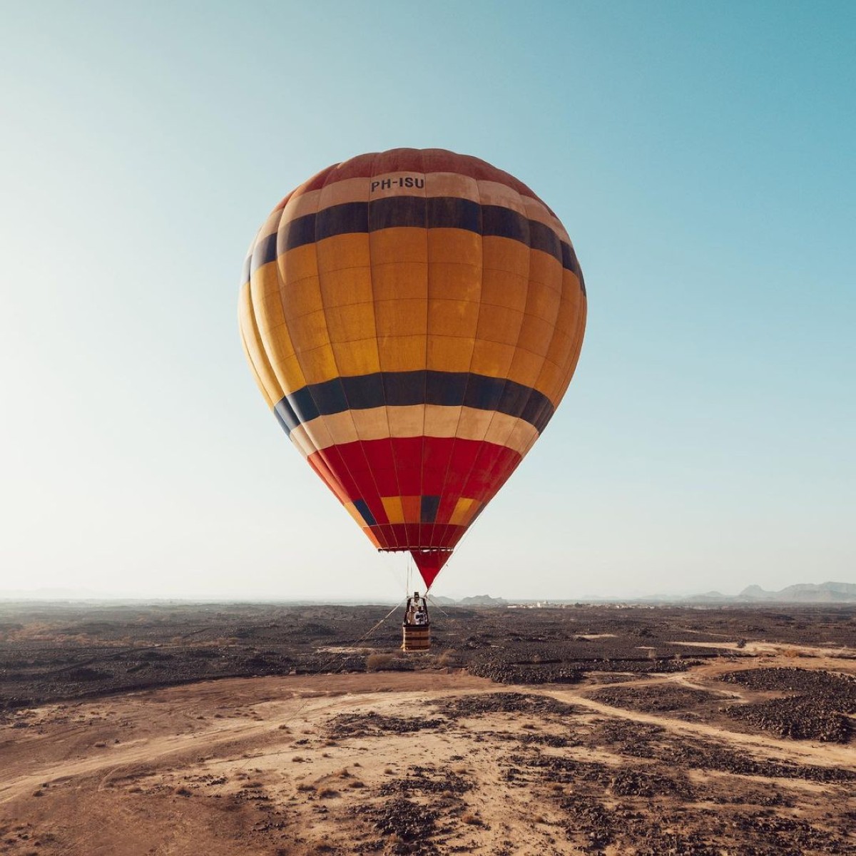 مناطيد العلا