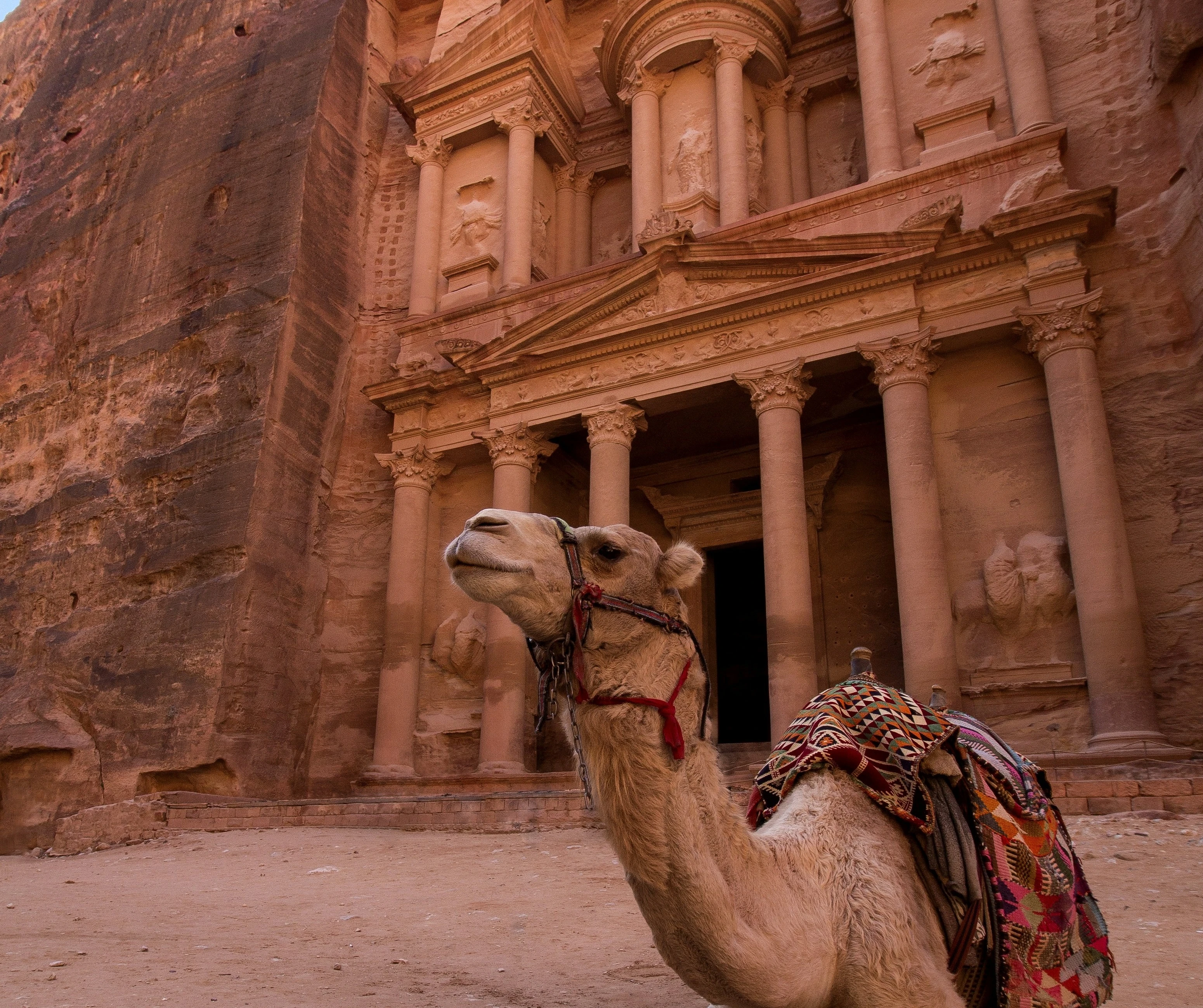 البتراء، إحدى عجائب العالم. مصدر الصورة: Unsplash