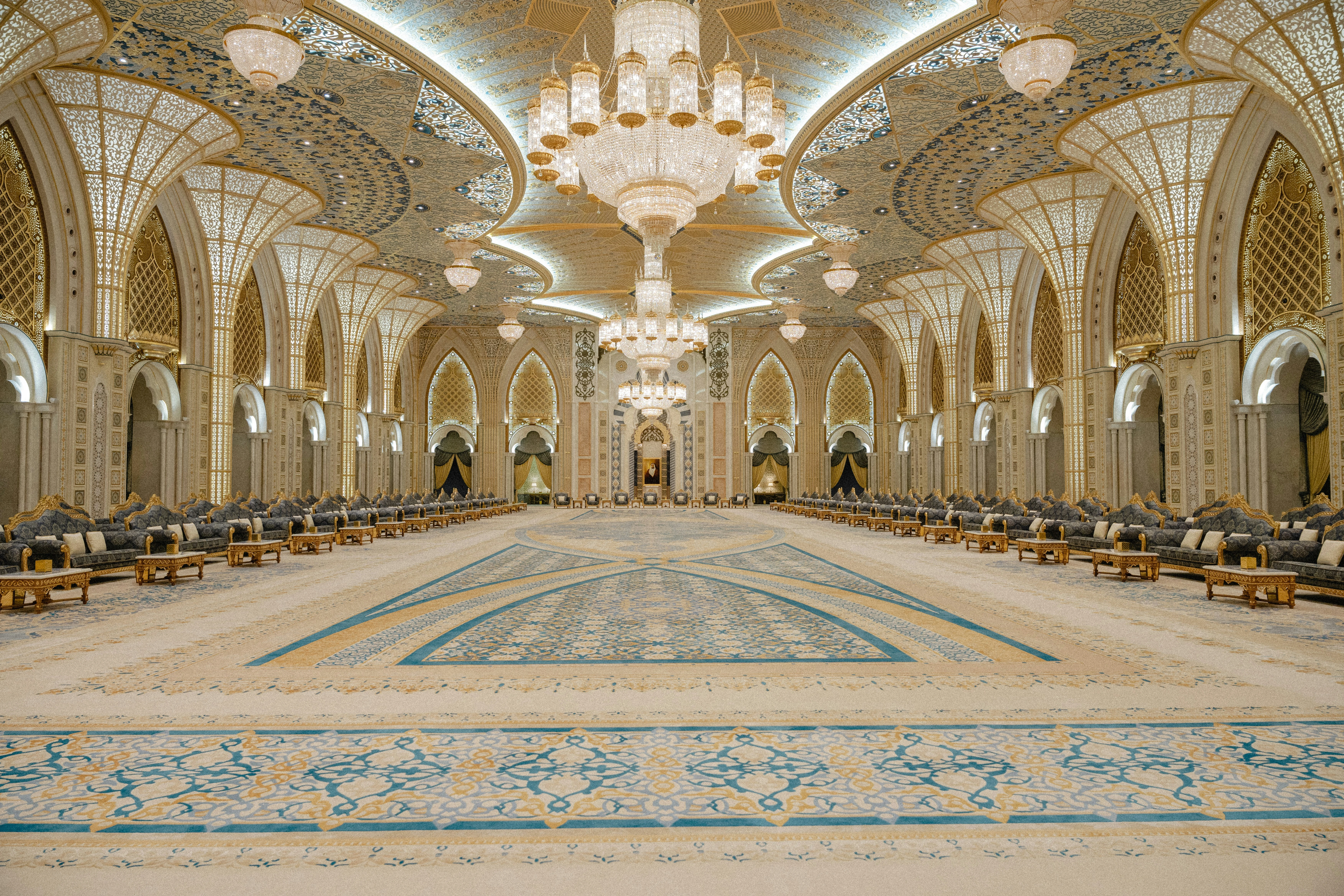 قصر الوطن في أبوظبي. مصدر الصورة: Unsplash