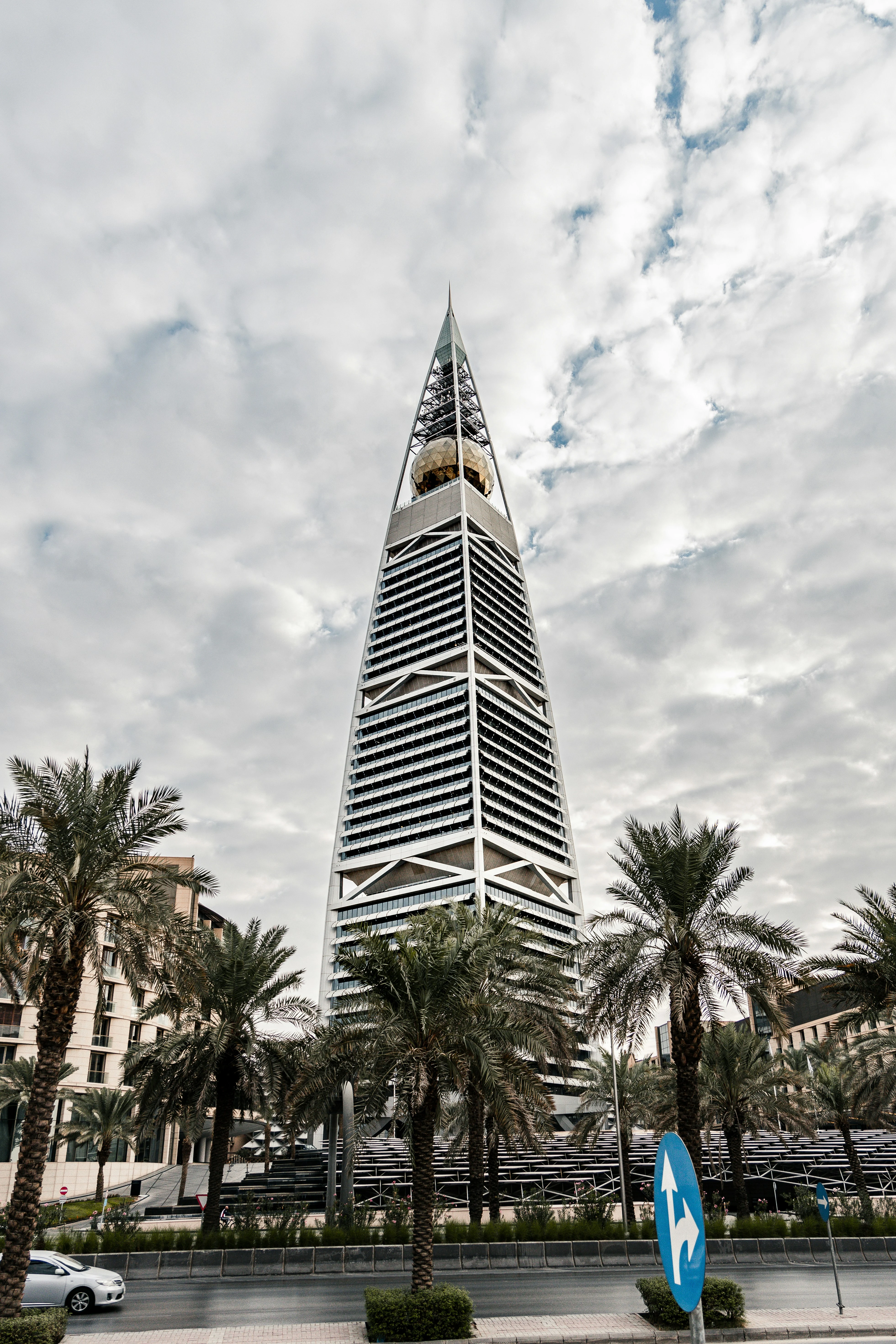 برج الفيصلية، الرياض. مصدر الصورة: Unsplash  