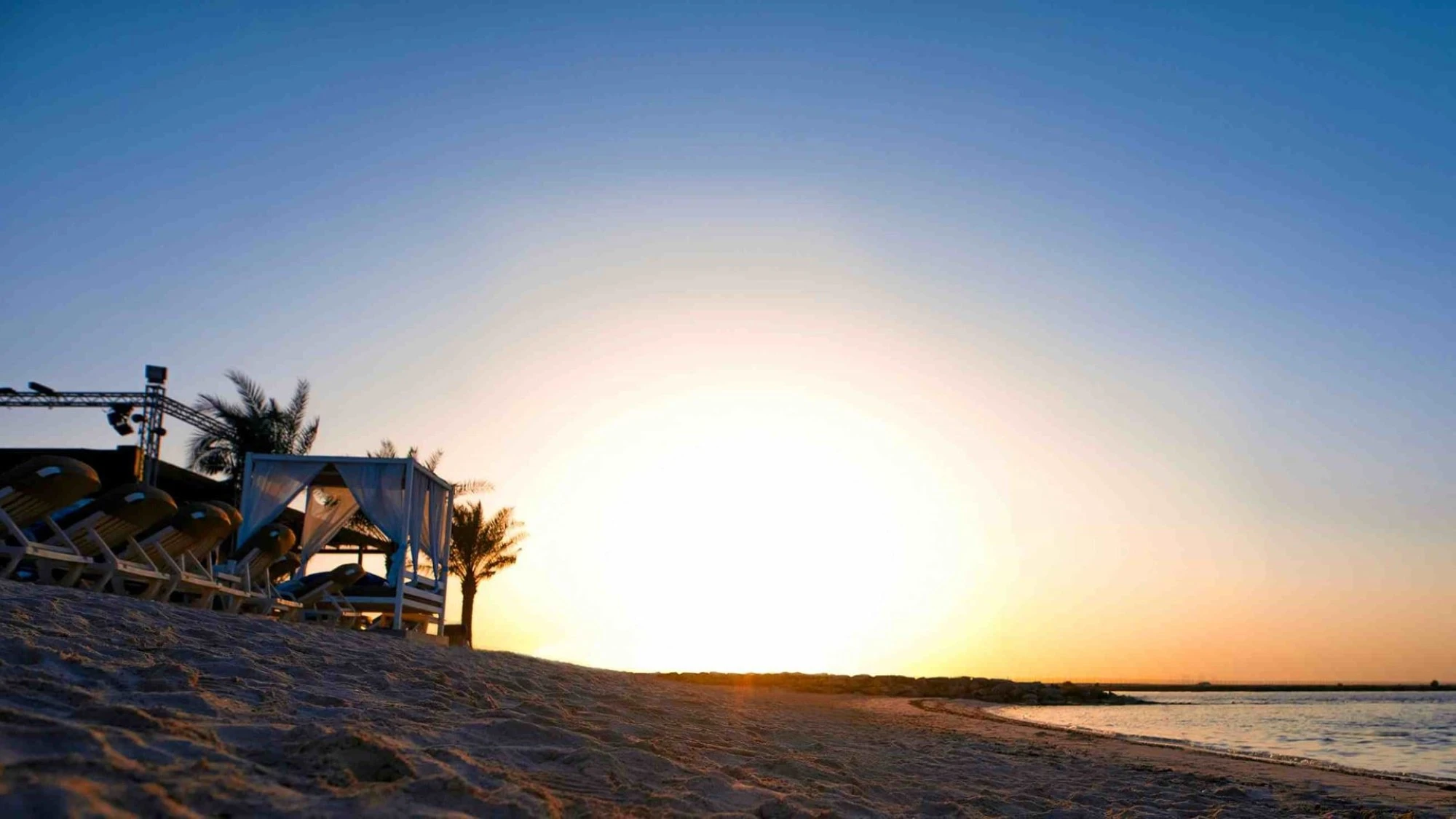 شاطئ ياس. مصدر الصورة: موقع Visit Abu Dhabi