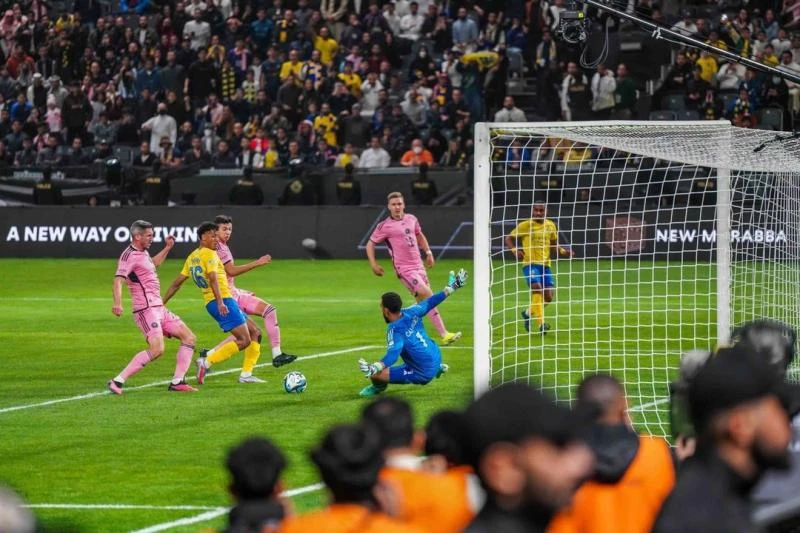 A football match in the Saudi Pro League