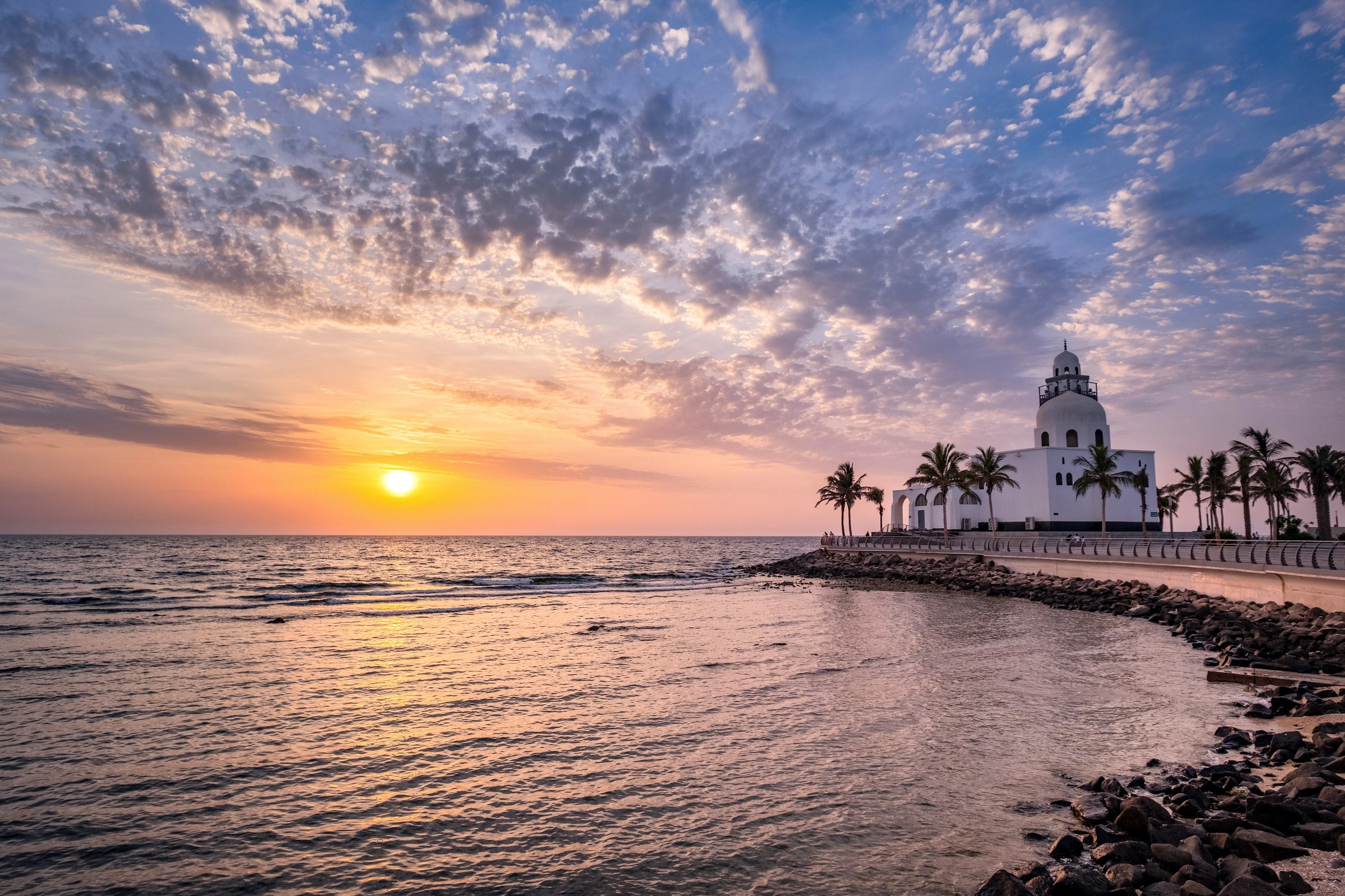 Explore the Corniche and Al Balad on foot